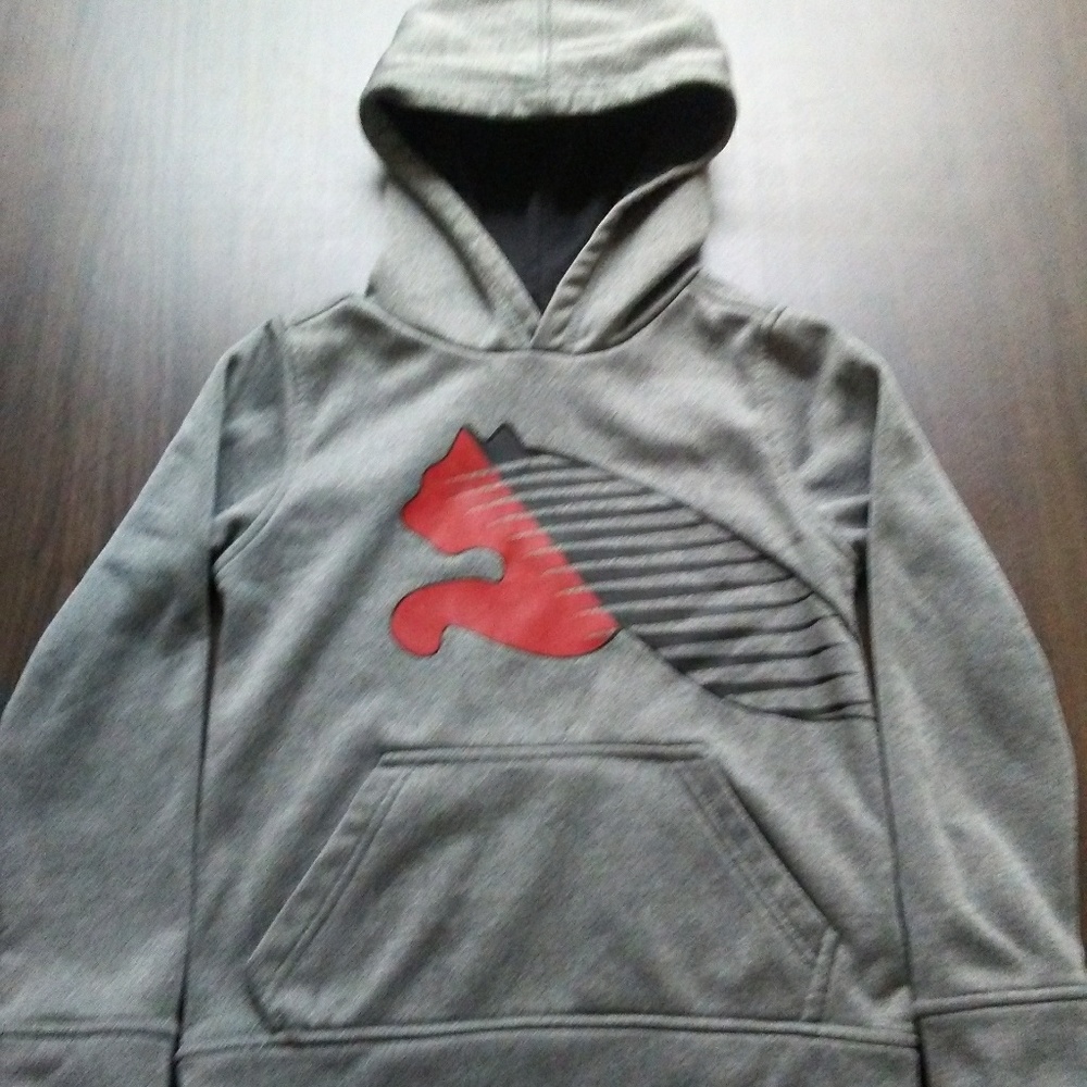 Kids puma sweatshirt size 5